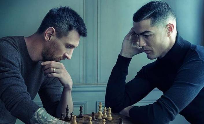 Messi ve Ronaldo'nun satranç masasındaki fotoğrafı sahte çıktı